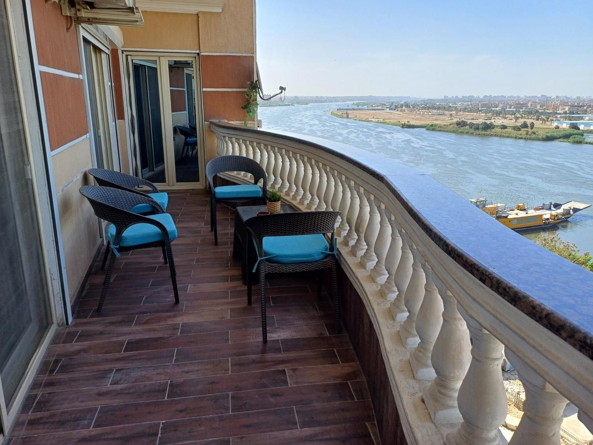 Appartement شقه فندقيه الترا مودرن صف اول كورنيش النيل القاهره بمنطقه المعادي اطلاله مباشره للنيل والاهرامات من جميع الغرف, الطابق التاسع ,very Luxury Firist Row Nile View And Pyramids , Maadi , , Ultra Modern ,level Nine Above The Ground Fl