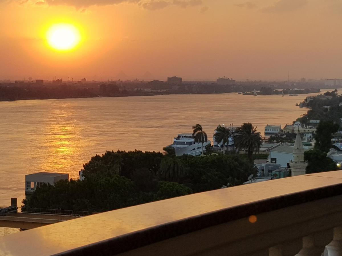 Nile View Maadi: Ultra-modern With Pyramid Vistas *