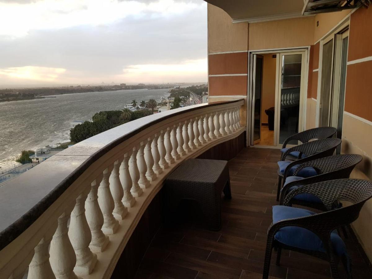 Nile View Maadi: Ultra-modern With Pyramid Vistas *
