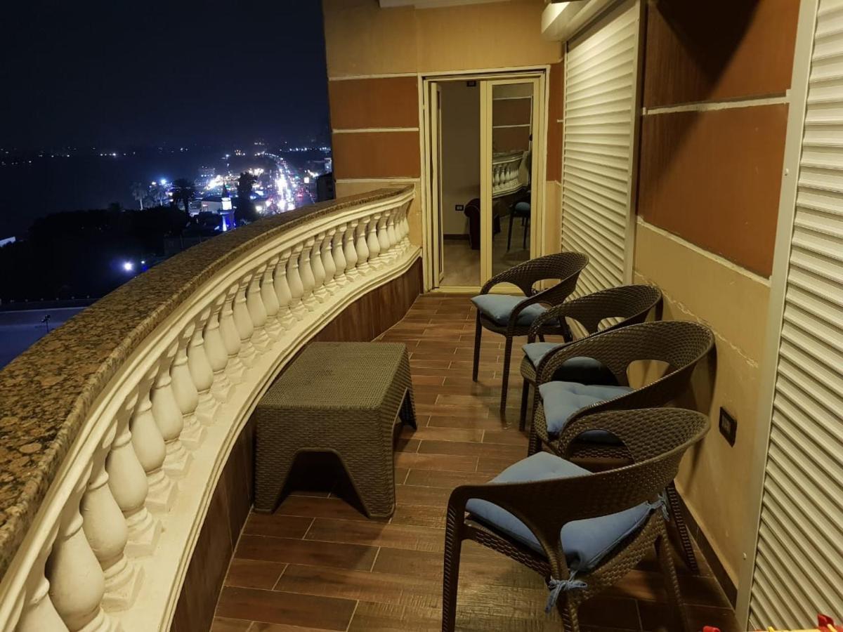 Nile View Maadi: Ultra-modern With Pyramid Vistas