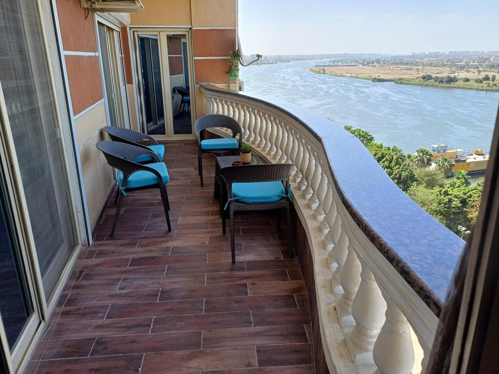 Nile View Maadi: Ultra-modern With Pyramid Vistas *